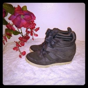 Steve Madden wedge boots